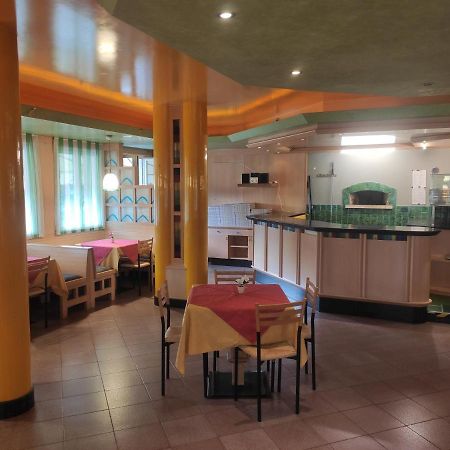 Albergo Al Trieste 니미스 외부 사진